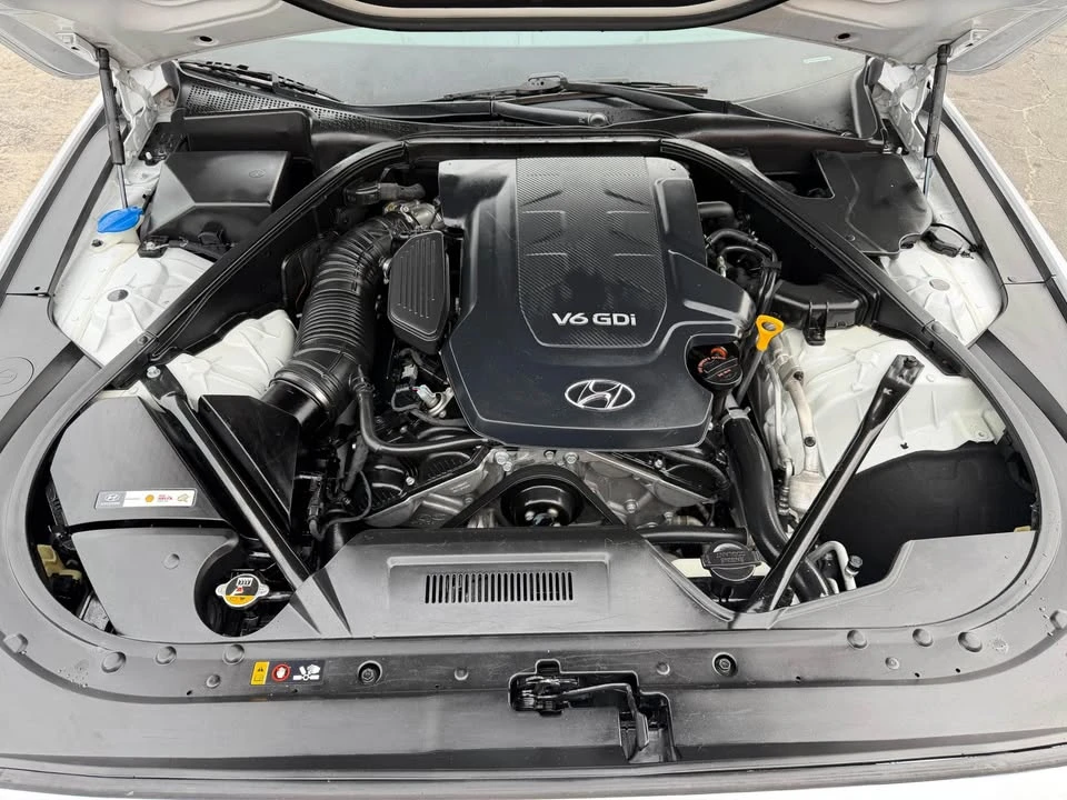 2015 Hyundai Genesis - Image 18 of 18