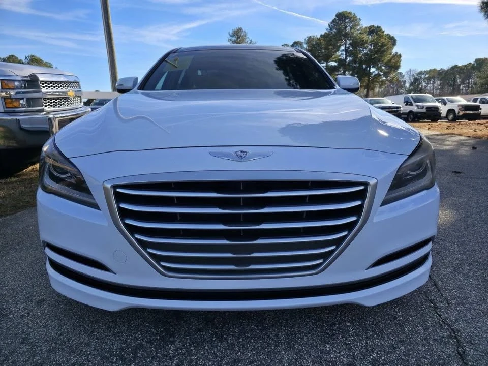 2015 Hyundai Genesis - Image 2 of 18