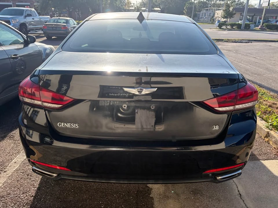 2015 Hyundai Genesis - Image 2 of 9