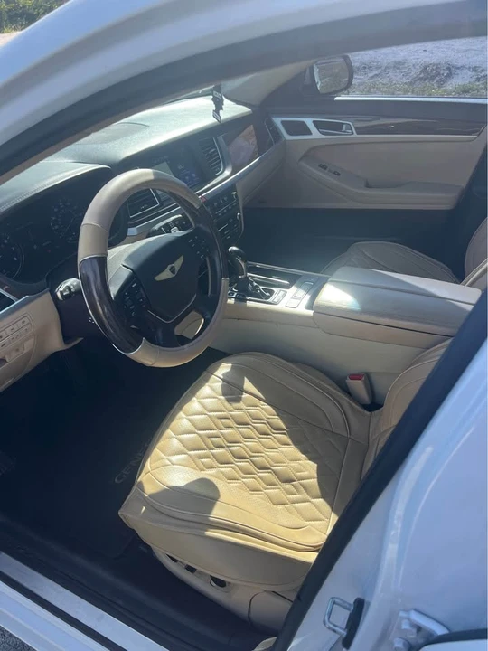 2015 Hyundai Genesis - Image 3 of 10