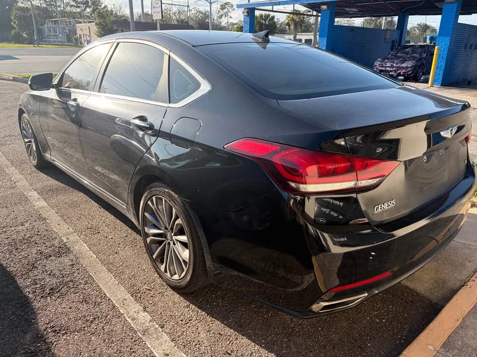 2015 Hyundai Genesis - Image 4 of 9
