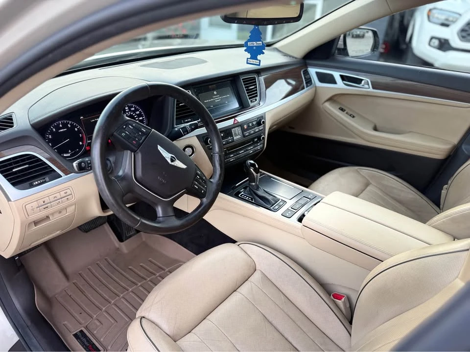 2015 Hyundai Genesis - Image 8 of 16
