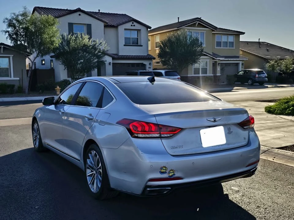 2015 Hyundai Genesis - Image 8 of 15