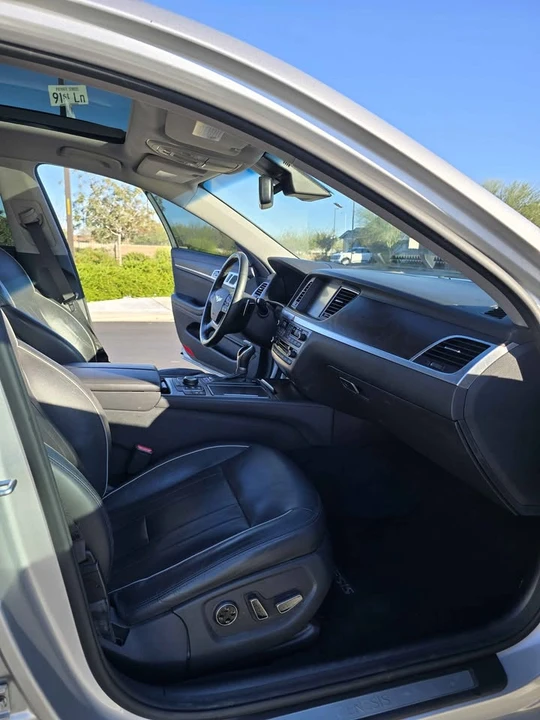 2015 Hyundai Genesis - Image 12 of 15