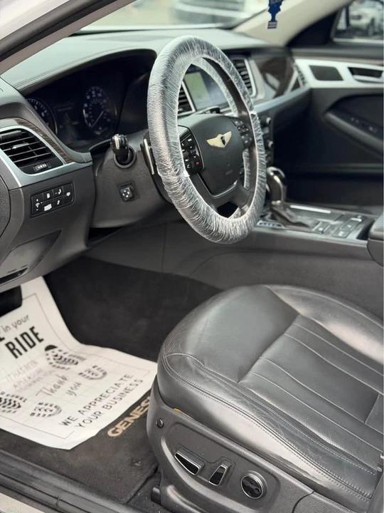 2015 Hyundai Genesis - Image 11 of 18