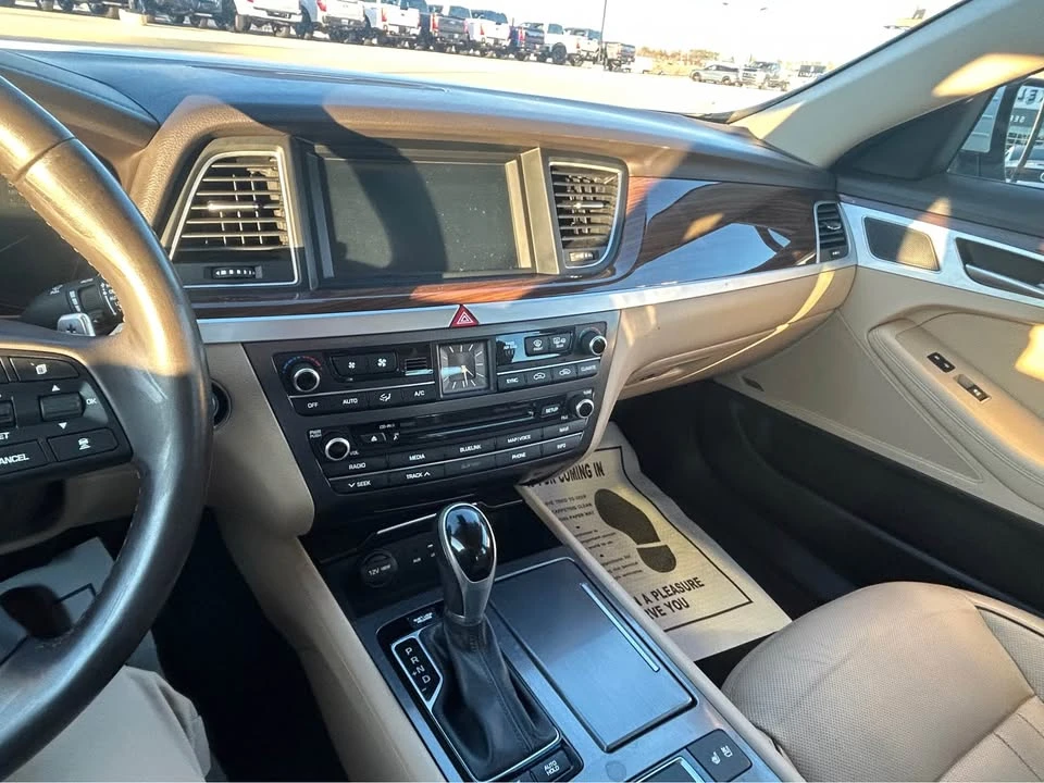 2015 Hyundai Genesis - Image 5 of 8