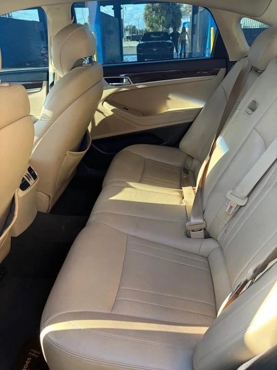 2015 Hyundai Genesis - Image 7 of 9