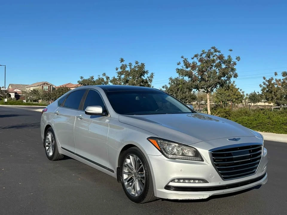 2015 Hyundai Genesis - Image 5 of 15