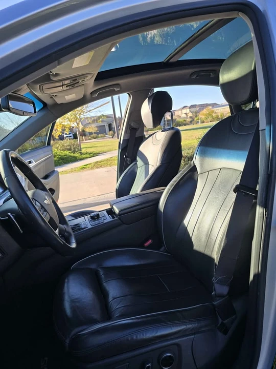 2015 Hyundai Genesis - Image 10 of 15