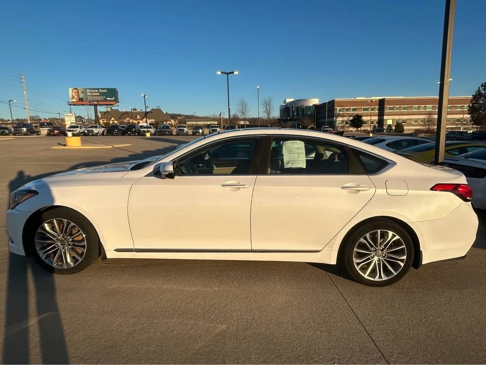 2015 Hyundai Genesis - Image 2 of 8