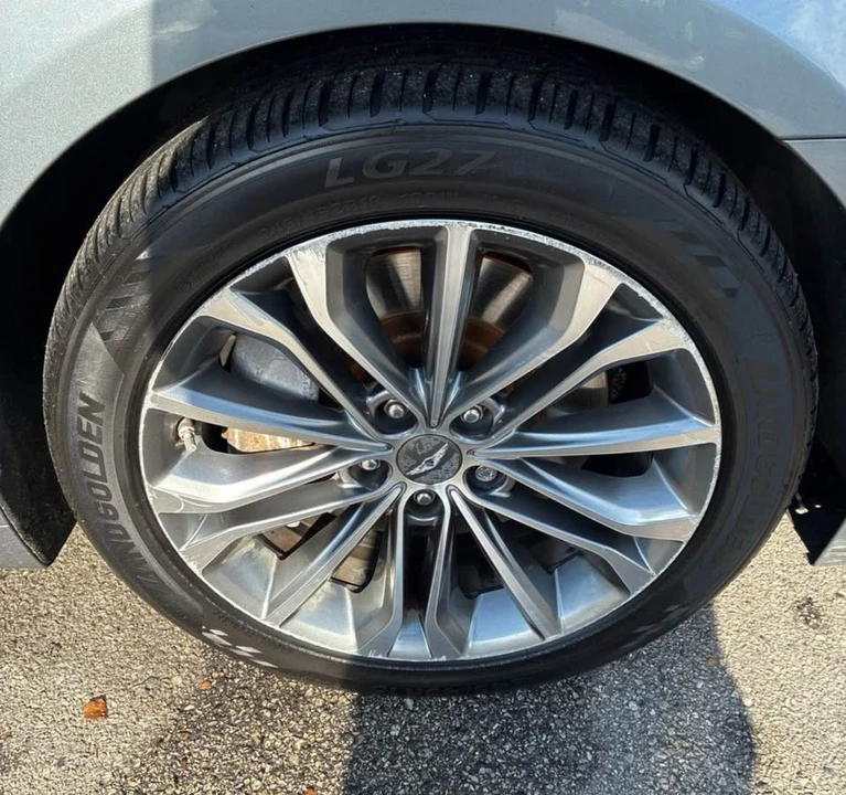2015 Hyundai Genesis - Image 6 of 13