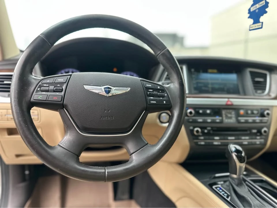 2015 Hyundai Genesis - Image 10 of 12