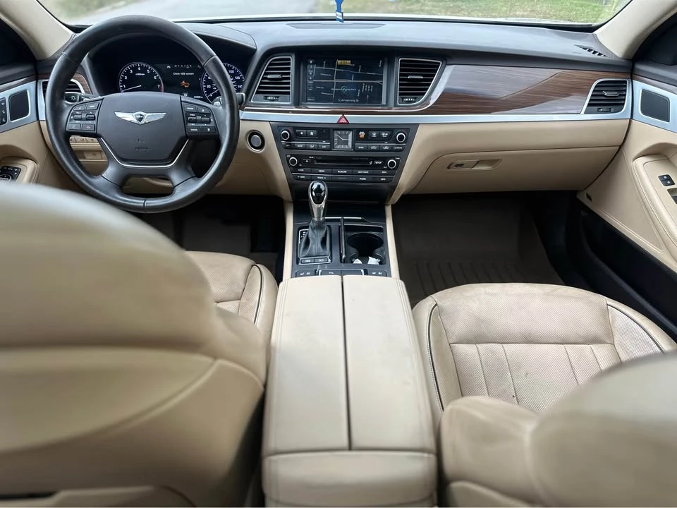 2015 Hyundai Genesis - Image 8 of 12