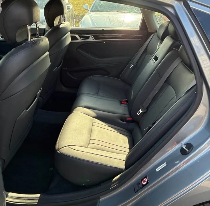 2015 Hyundai Genesis - Image 8 of 13
