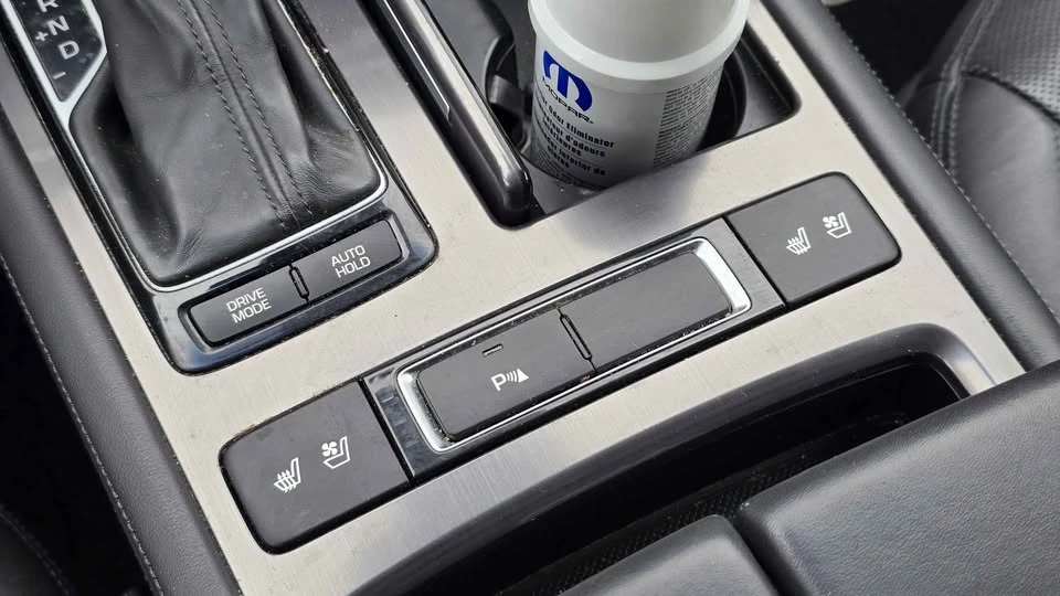 2015 Hyundai Genesis - Image 13 of 15