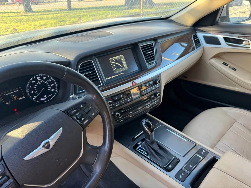 2015 Hyundai Genesis - Image 5 of 17