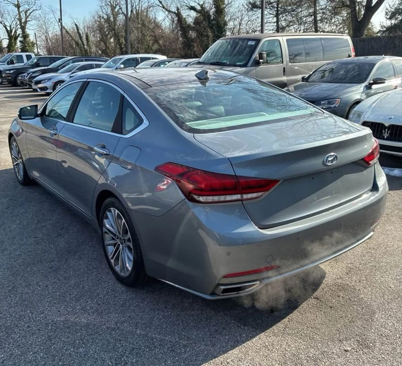 2015 Hyundai Genesis - Image 2 of 13