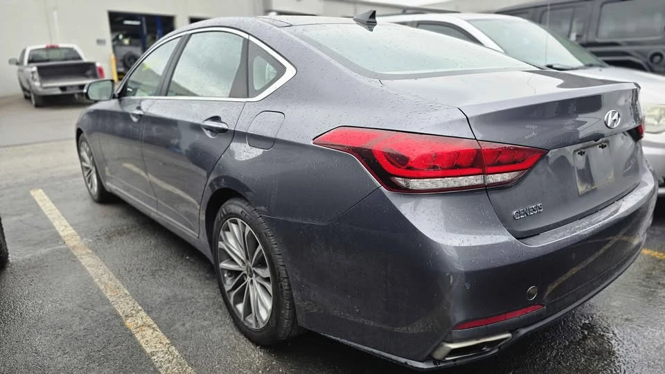 2015 Hyundai Genesis - Image 4 of 15