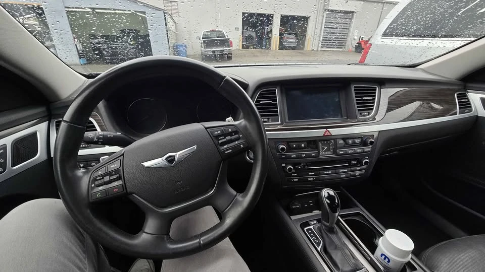 2015 Hyundai Genesis - Image 15 of 15