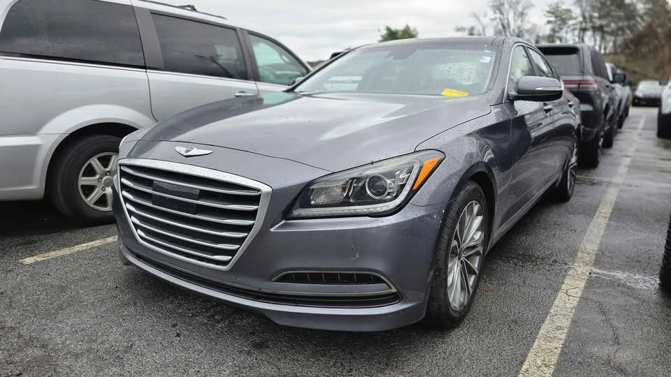2015 Hyundai Genesis - Image 2 of 15