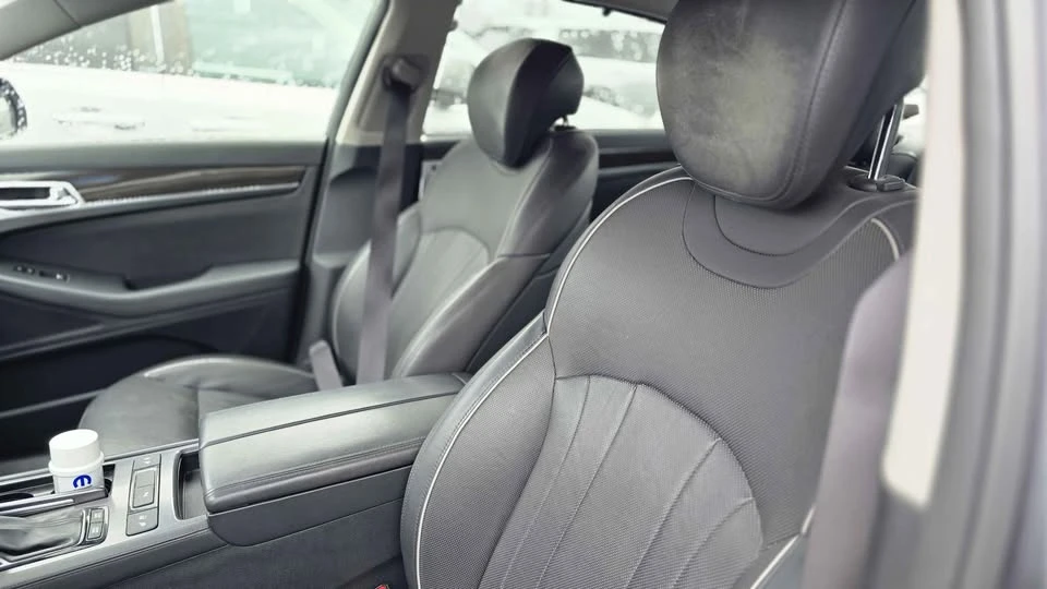 2015 Hyundai Genesis - Image 6 of 15