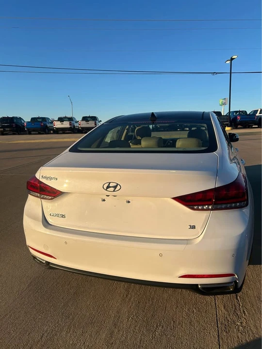 2015 Hyundai Genesis - Image 8 of 8