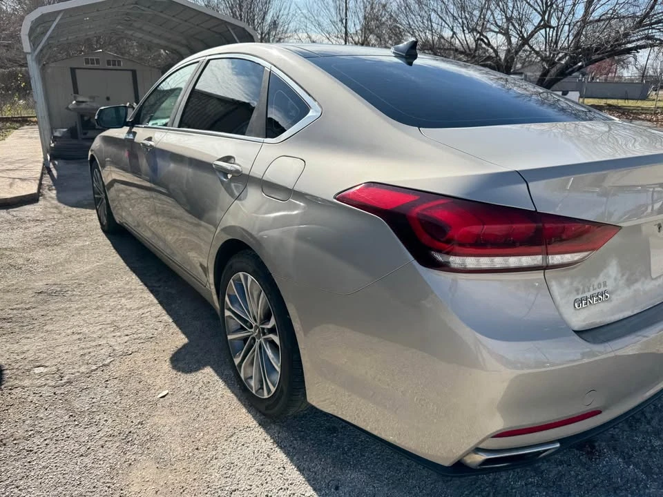 2015 Hyundai Genesis - Image 11 of 17