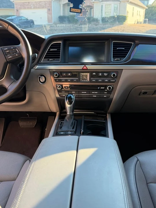 2015 Hyundai Genesis - Image 13 of 15