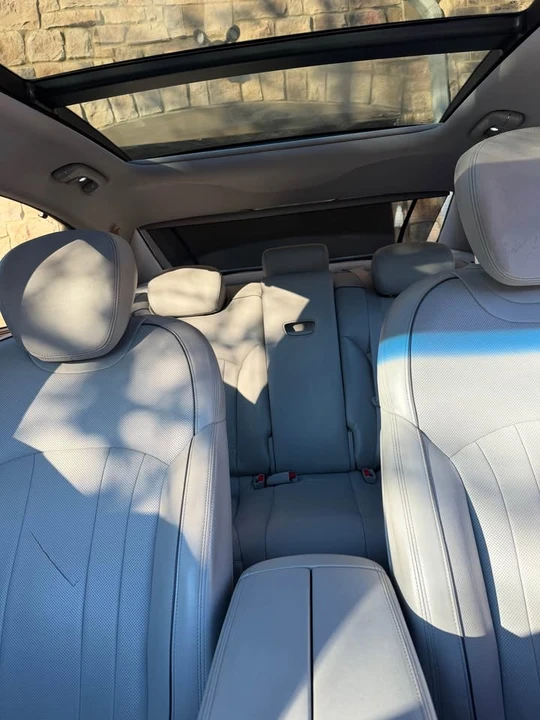 2015 Hyundai Genesis - Image 14 of 15