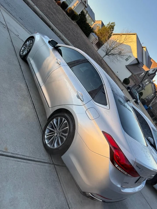 2015 Hyundai Genesis - Image 5 of 15