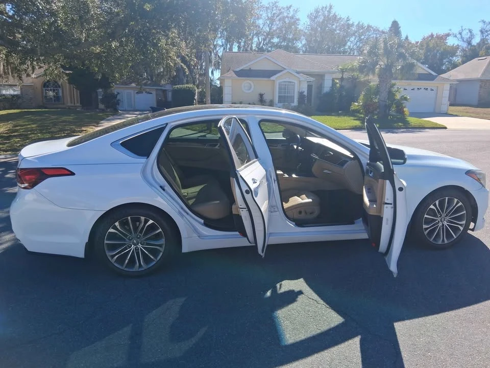 2015 Hyundai Genesis - Image 3 of 3
