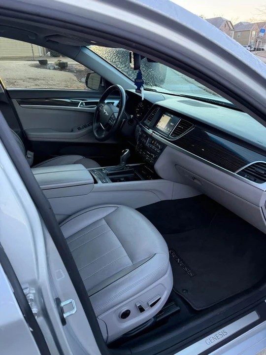 2015 Hyundai Genesis - Image 4 of 15