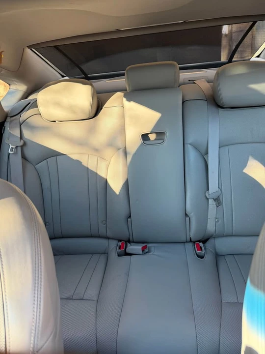 2015 Hyundai Genesis - Image 7 of 15