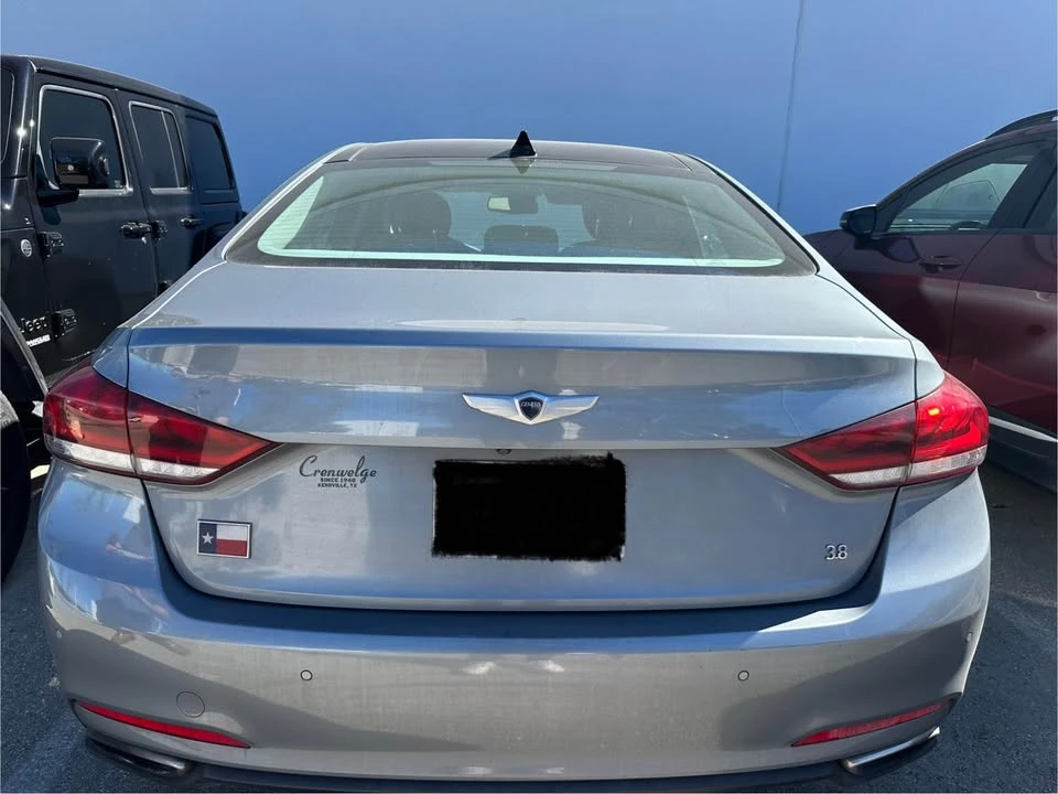 2015 Hyundai Genesis - Image 2 of 5