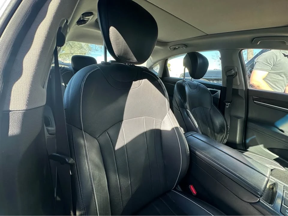 2015 Hyundai Genesis - Image 4 of 5