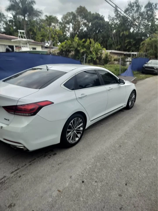 2015 Hyundai Genesis - Image 5 of 7