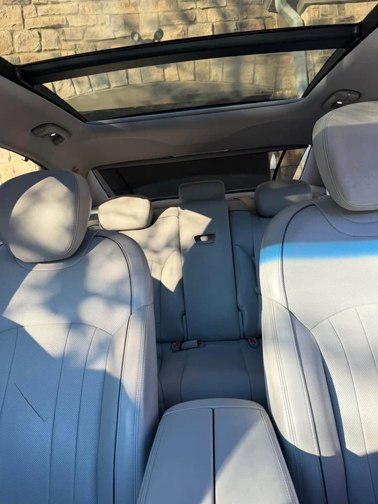 2015 Hyundai Genesis - Image 6 of 15