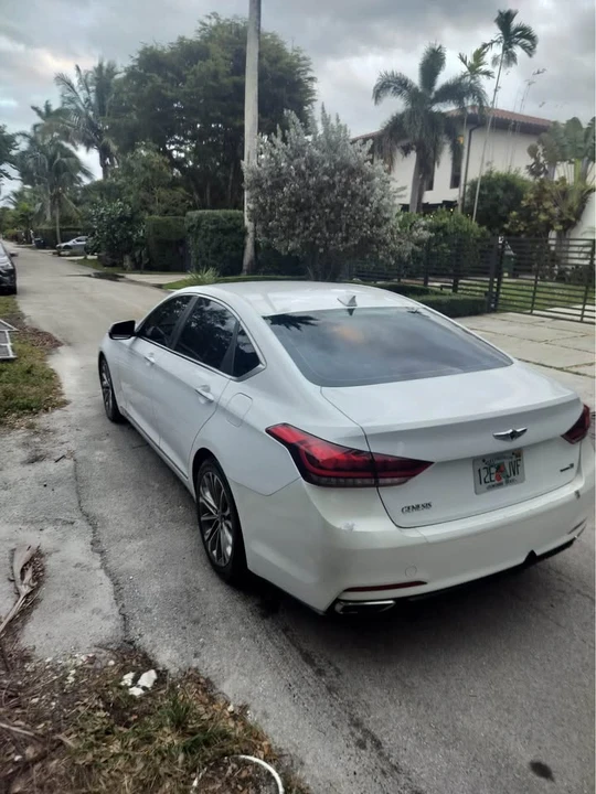 2015 Hyundai Genesis - Image 4 of 7
