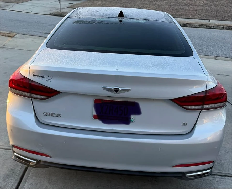 2015 Hyundai Genesis - Image 9 of 15