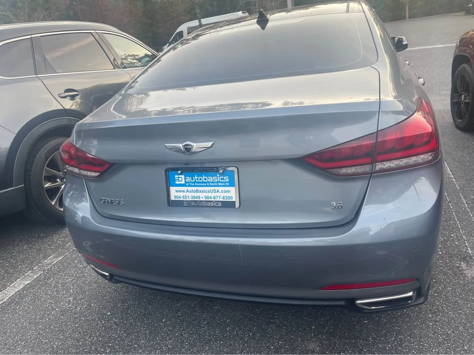 2015 Hyundai Genesis - Image 2 of 4