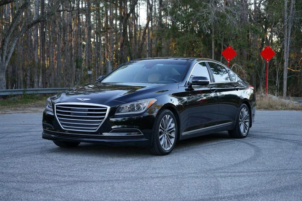2015 Hyundai Genesis - Image 12 of 20