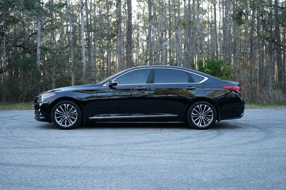 2015 Hyundai Genesis - Image 10 of 20