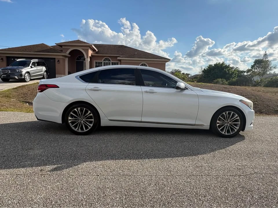 2015 Hyundai Genesis - Image 4 of 13