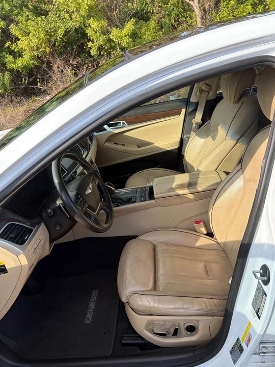 2015 Hyundai Genesis - Image 8 of 13