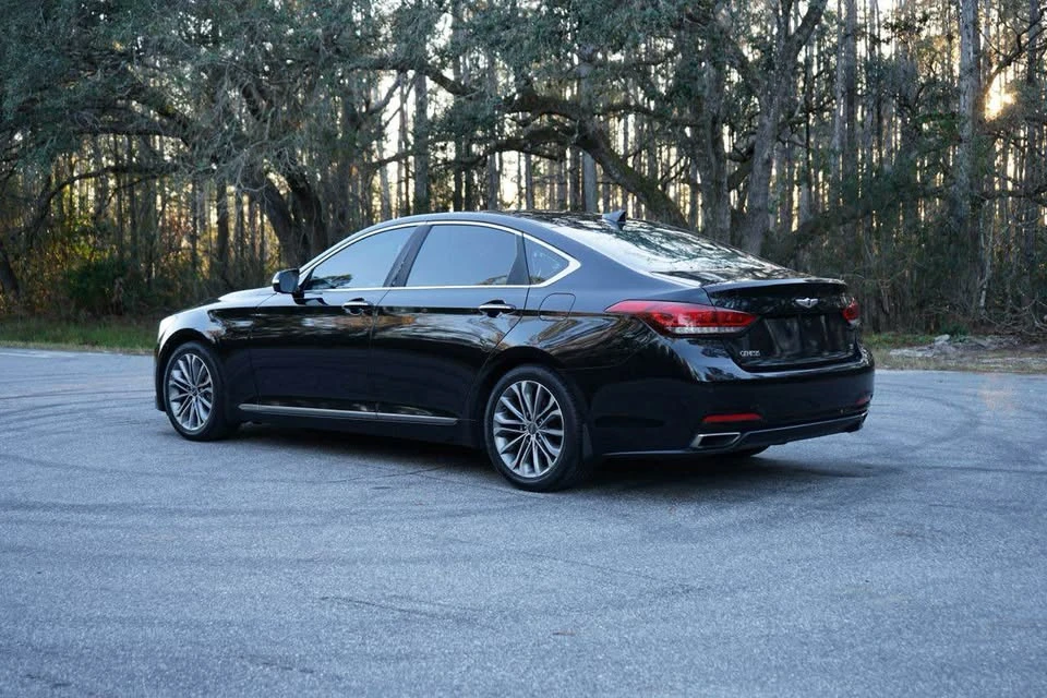 2015 Hyundai Genesis - Image 8 of 20