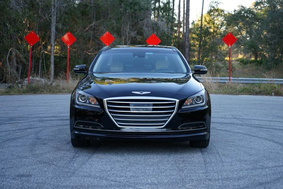 2015 Hyundai Genesis - Image 13 of 20
