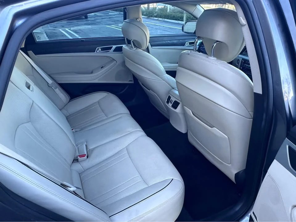 2015 Hyundai Genesis - Image 9 of 11