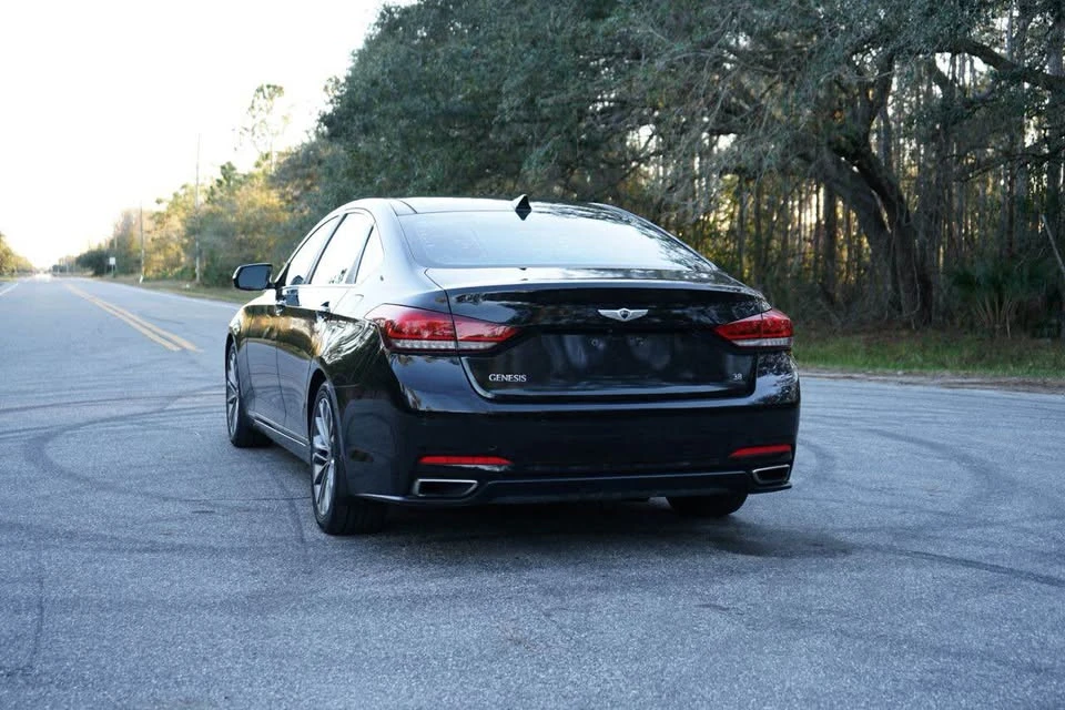 2015 Hyundai Genesis - Image 7 of 20