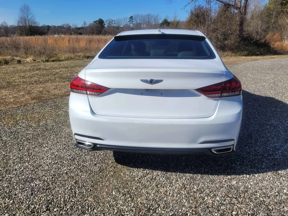 2015 Hyundai Genesis - Image 6 of 18