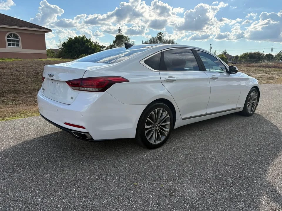 2015 Hyundai Genesis - Image 5 of 13